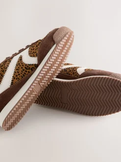 Next Imprimé léopard en daim - Baskets à lacets Discount