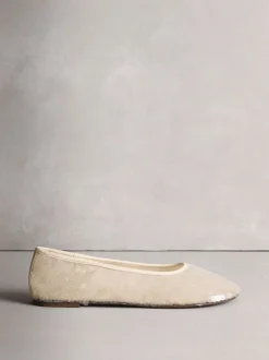 Next ivoire - Chaussures plates à sequins Forever Comfort® à bout rond Hot