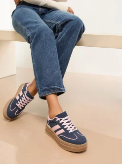 Lipsy marine - Baskets de sport à plateforme épaisse en faux suède Sale