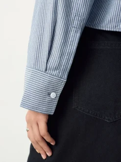 Next Marine/White Stripe - Chemise raccourcie décontractée à manches longues avec broderie de poche Sale