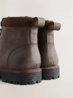 Next Marron - Bottes à bordure en velours côtelé doublées de peau de mouton Hot