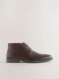 Next Marron - Bottes Chukka en cuir à semelle contrastante Outlet