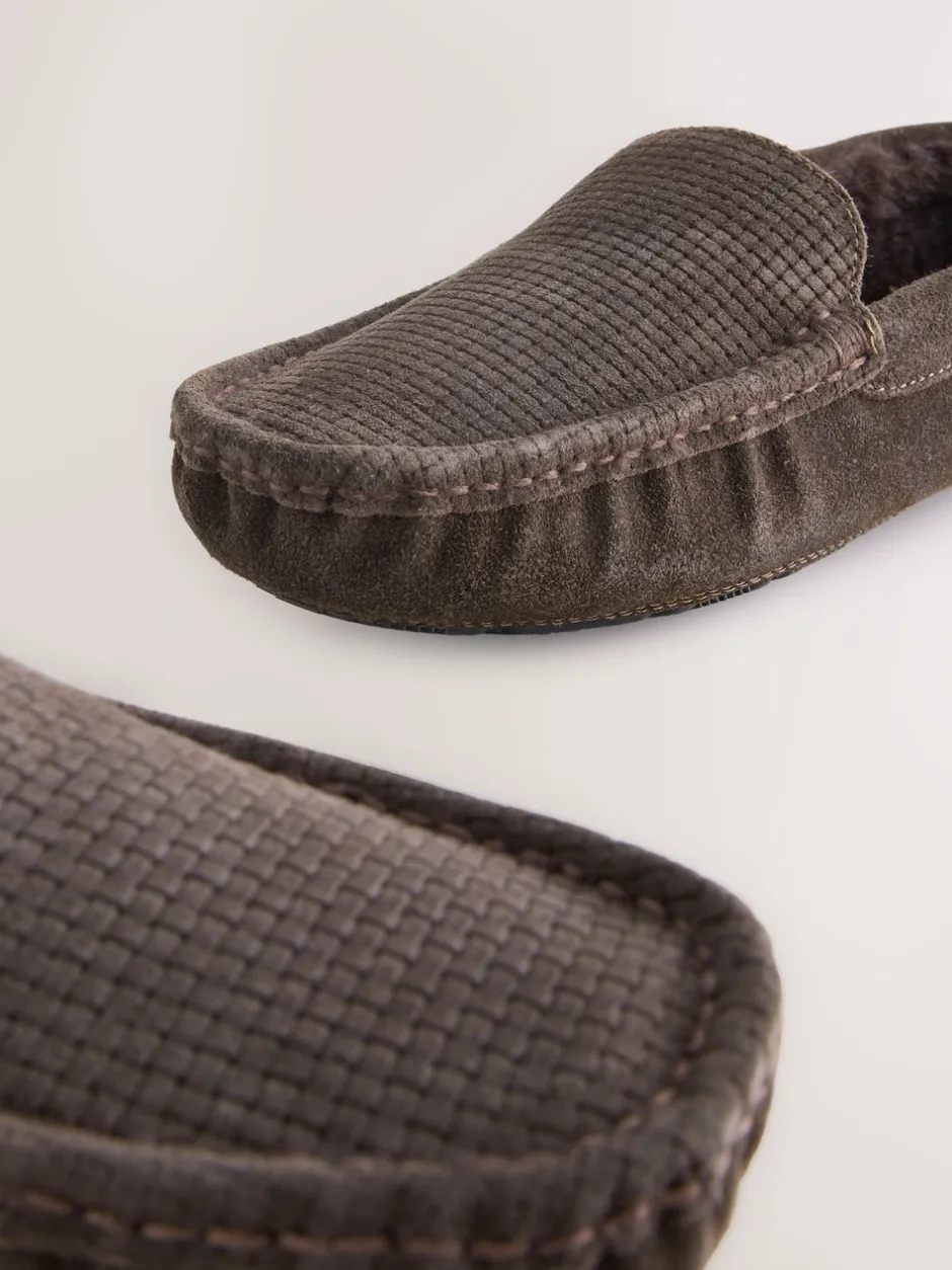 Next Marron - Chaussons mocassins en daim doublés de fausse fourrure Discount