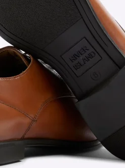 River Island Marron - Chaussures Derby habillées en cuir coupe large Clearance