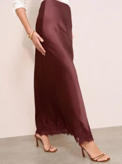 Friends Like These Marron - Jupes maxi X Lucy Mecklenburgh en Satin bordée de dentelle Sale