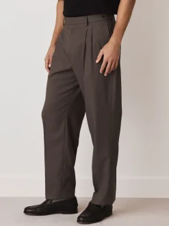Next Marron - Pantalon élégant plissé coupe décontractée Outlet