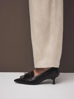 Next Marron choco - Cuir haut de gamme avec mocassins à talons à glands Motionflex à bout pointu Clearance