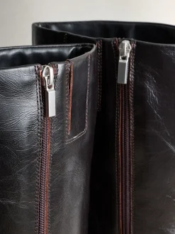 Next Marron chocolat - Bottes hauteur genou en cuir effet froissé Signature Underset à talon Online