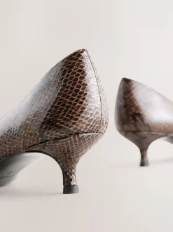 Next Marron chocolat - Chaussures à talons Kitten heel à bout pointu Clearance