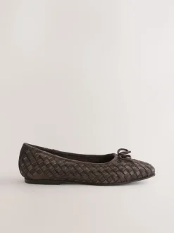 Next Marron chocolat - Chaussures plates tissées en cuir Forever Comfort® Outlet