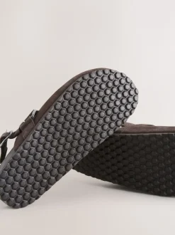 Next Marron chocolat - Chaussures à bride arrière Forever Comfort® New