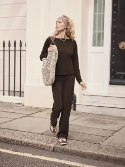 Next Marron chocolat - Leggings évasés froncés côtelés doux au toucher Best