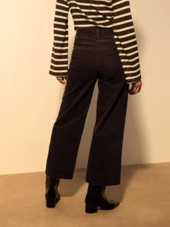 Next Marron chocolat - Pantalons raccourcis jambe large en velours côtelé Outlet