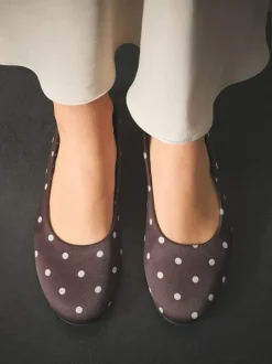 Next Marron chocolat à pois - Ballerines Forever Comfort® à bout rond Clearance