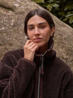 Next Marron chocolat - Polaire zippée en peau de mouton avec col côtelé