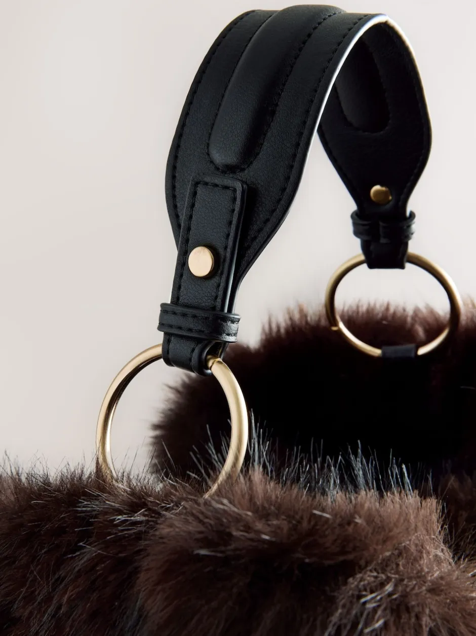 Next Marron chocolat - Sac à bandoulière en fourrure synthétique Outlet