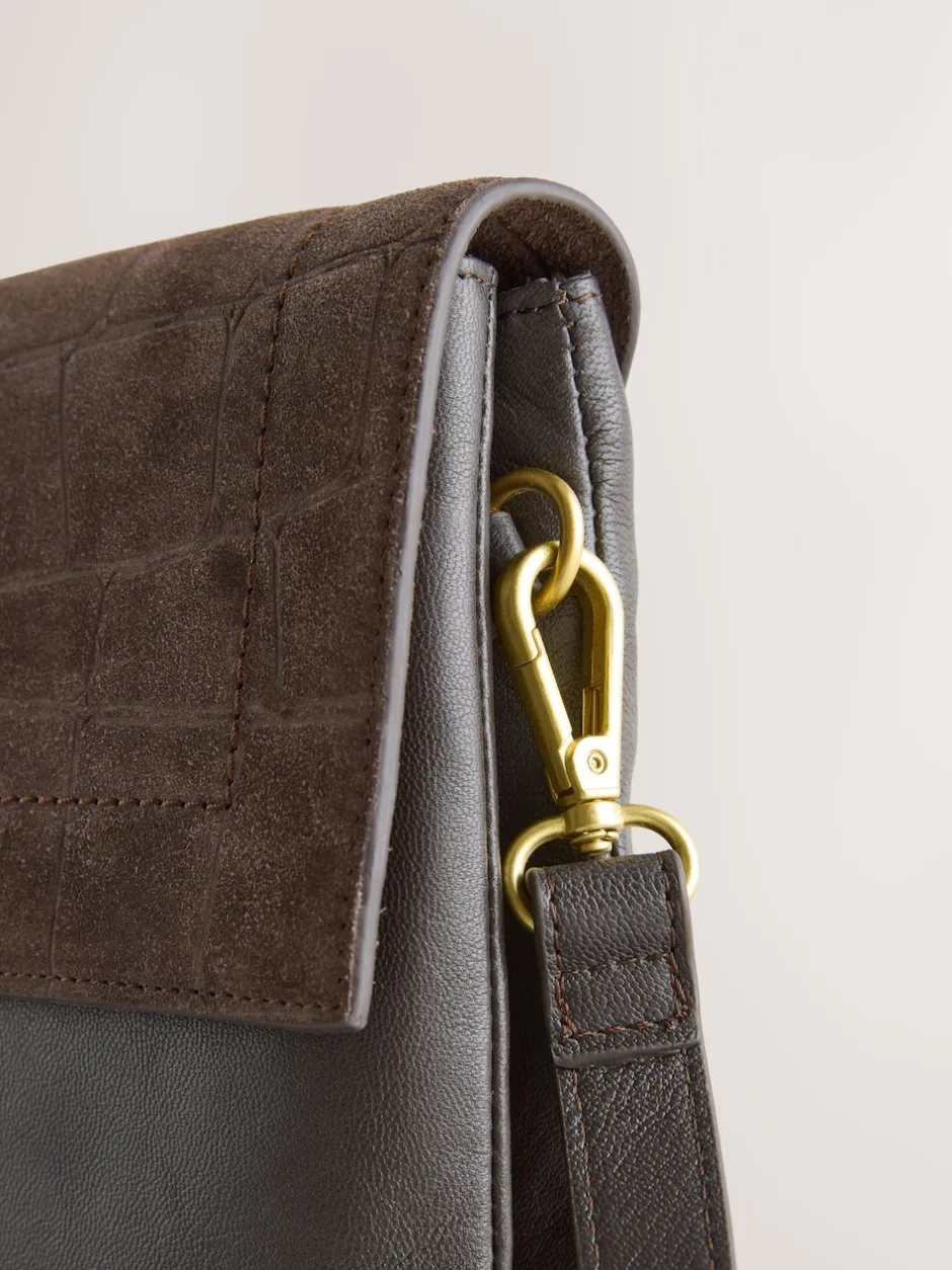 Next Marron chocolat - Sac à bandoulière en cuir effet croco Sale