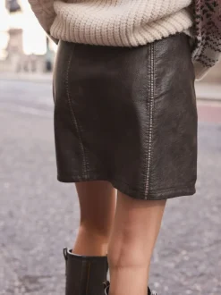 Next Marron en détresse - Mini jupe en cuir Faux Sale