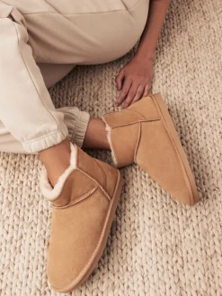 Next Marron fauve - Chaussons chaussons en daim doublés de fausse fourrure New