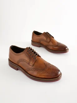 Next Marron fauve - Coupe classique - Chaussures Brogues épaisses à semelle contrastante en cuir Outlet