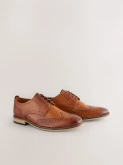 Next Marron fauve - Coupe large - Chaussures Brogue en cuir à semelle contrastante