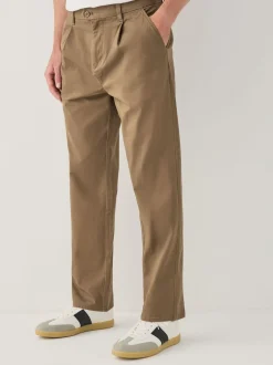 Next Marron fauve - Pantalons chinos extensibles plissés simples Clearance