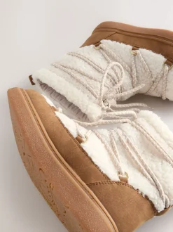 Next Marron fauve/écru - Bottes imperméables en peau de mouton Outlet