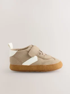 Next Marron neutre - Baskets BÉBÉ à Fermeture par contact (0-2mois) Clearance
