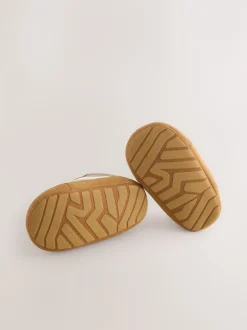 Next Marron neutre - Baskets BÉBÉ à Fermeture par contact (0-2mois) Clearance