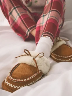 Next Marron noisette - Chaussons mules doublés de fausse fourrure en daim Stitch Sale