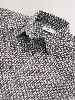Next Marron rouille - Chemise Oxford Extensible imprimée à manches courtes Online