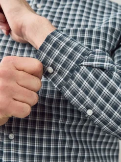 Next - Chemise Oxford ajustée Easy Iron Button Down Microcarreaux bleu marine Discount