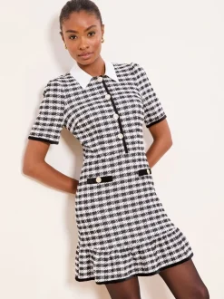 Lipsy Mini robe bouclée à col Hot