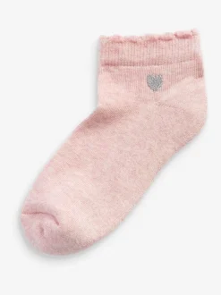 Next Multicolore - Paquet de 7 chaussettes d'entraînement à semelle coussinée brodée en coton riche Sale