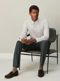 Next neutre - Ajustement régulier - Chemise habillée texturée à manches longues avec bordure Outlet