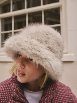 Next neutre - Bob en fausse fourrure Best