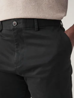 Next - Ajustement droit - Short chino stretch Noir Sale