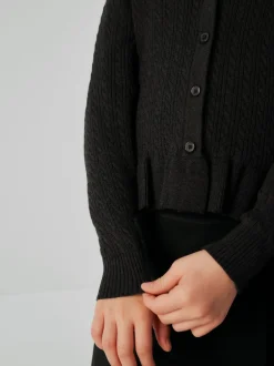 Clarks - Cardigan pour l’école en maille torsadée à volants Noir Online