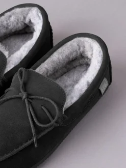 Lakeland Leather Noir - Chaussons style mocassins en peau de mouton homme