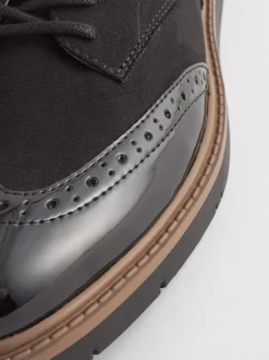 Next Noir - Chaussures Brogue à lacets et semelle épaisse New