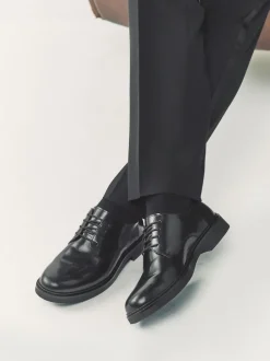 Next Noir - Chaussures derby en cuir ultra-brillant Outlet