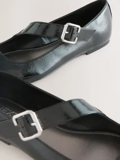 Next Noir - Chaussures Forever Comfort® Asymmetric Mary Jane Outlet