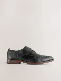 Next Noir - Coupe classique - Chaussures Brogue en cuir à semelle contrastante Online