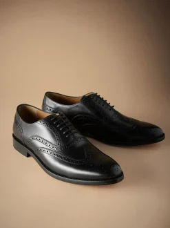 Next Noir - Coupe classique - Chaussures Signature Brogue Wingcap en cuir italien Outlet