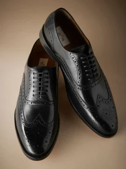 Next Noir - Coupe classique - Chaussures Signature Brogue Wingcap en cuir italien Outlet