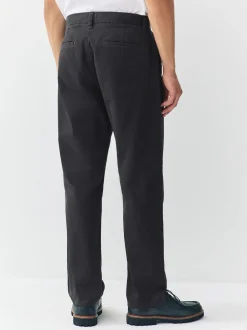 Next - Coupe fuselée régulière - Pantalon chino stretch Noir
