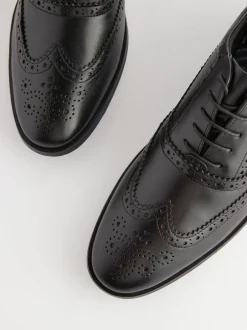 Next Noir - Coupe large - Chaussures Richelieu Oxford en cuir Sale