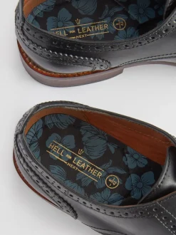 Next Noir - Coupe large - Chaussures Brogue en cuir à semelle contrastante Outlet