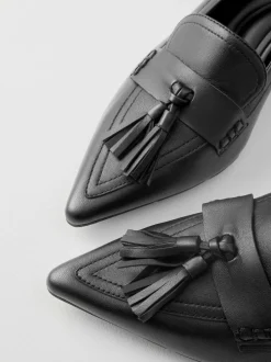 Next Noir - Cuir haut de gamme avec mocassins à talons à glands Motionflex à bout pointu Outlet