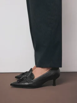 Next Noir - Cuir haut de gamme avec mocassins à talons à glands Motionflex à bout pointu Outlet